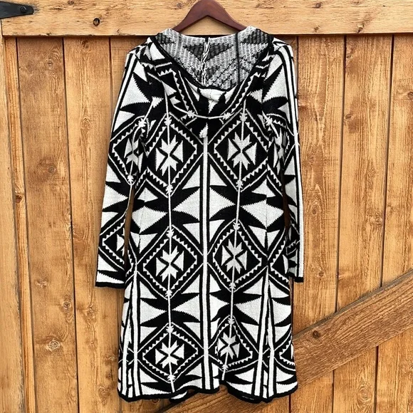 Geometric Hooded Duster - Picture 2 of 6